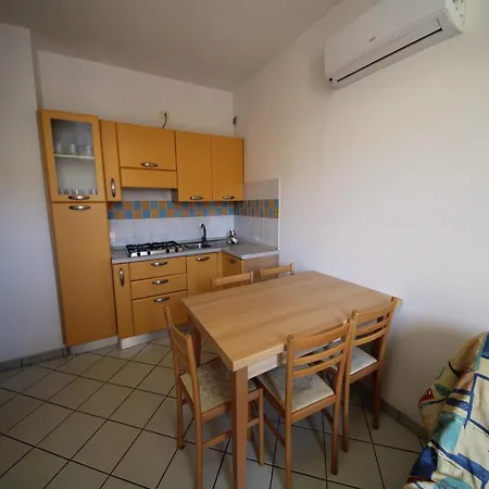 Two Bedroom Rosolina With Space Apartment Rosapineta
