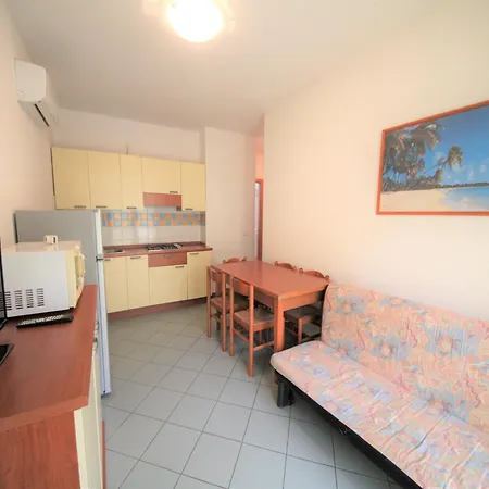 Two Bedroom Rosolina With Space Apartment Rosapineta