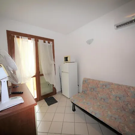 Two Bedroom Rosolina With Space Apartment